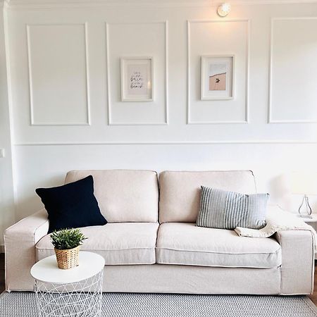 Neu - Frisch Renoviertes Ferienapartment "Waterkant" ビューズム エクステリア 写真
