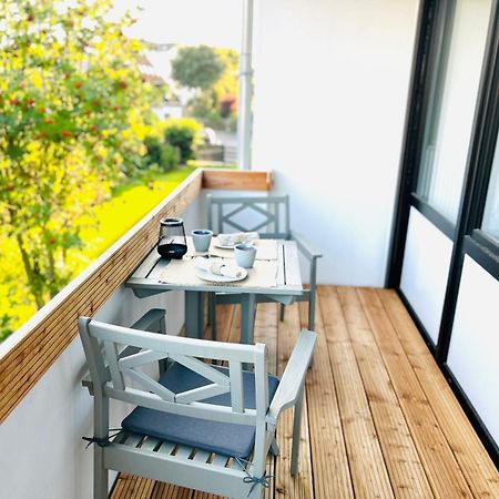 Neu - Frisch Renoviertes Ferienapartment "Waterkant" ビューズム エクステリア 写真