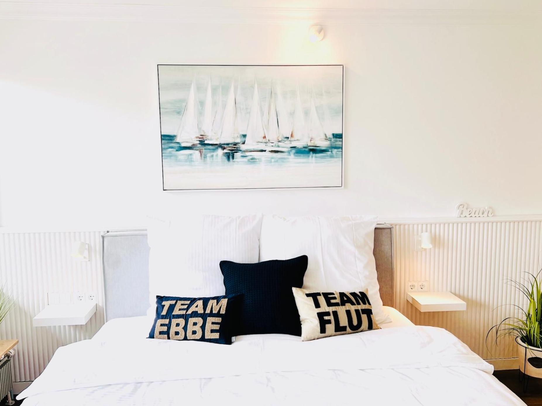Neu - Frisch Renoviertes Ferienapartment "Waterkant" ビューズム エクステリア 写真