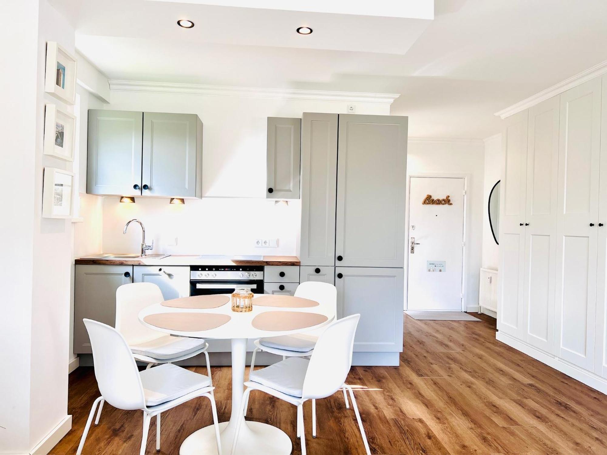 Neu - Frisch Renoviertes Ferienapartment "Waterkant" ビューズム エクステリア 写真