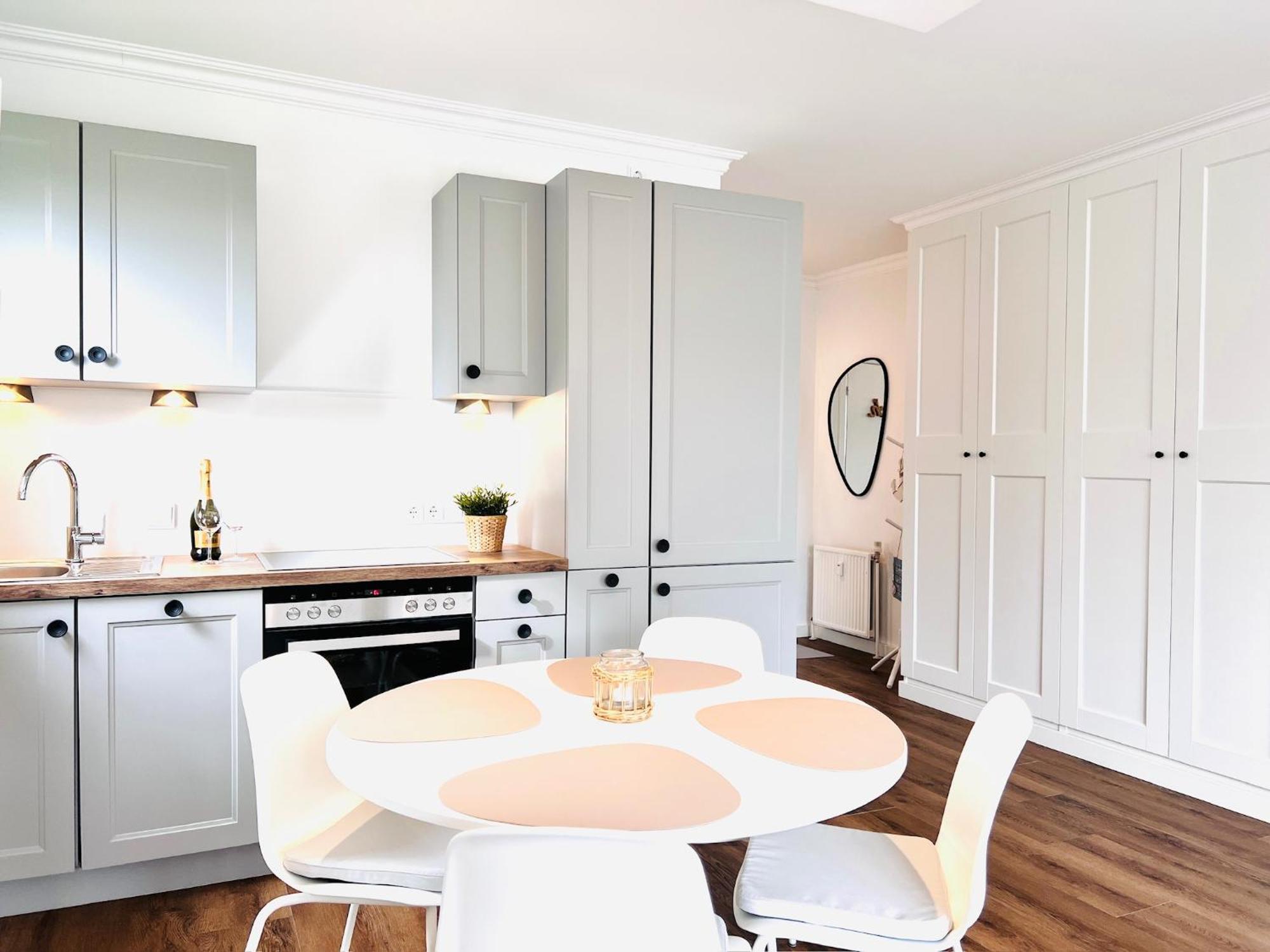 Neu - Frisch Renoviertes Ferienapartment "Waterkant" ビューズム エクステリア 写真