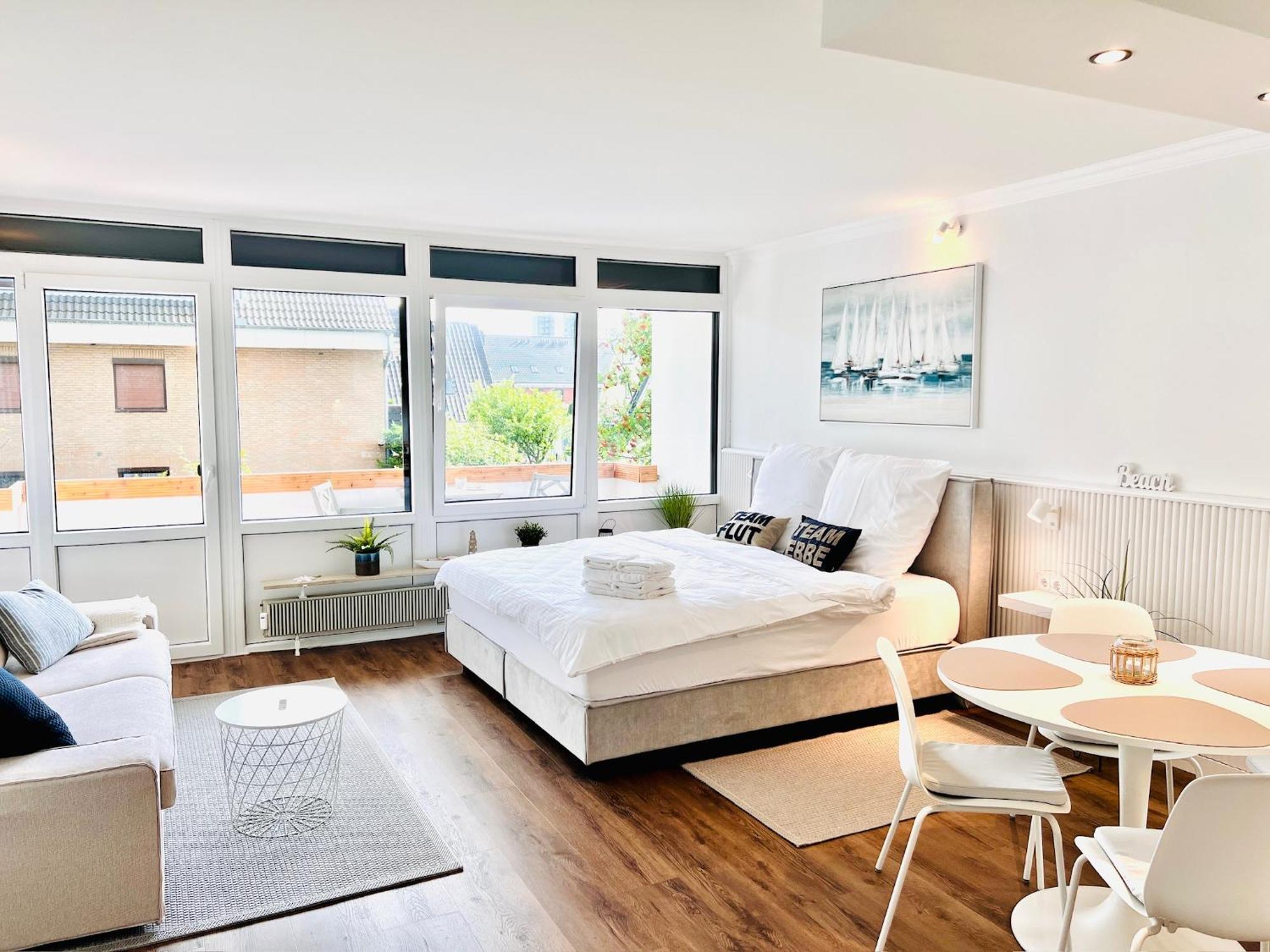 Neu - Frisch Renoviertes Ferienapartment "Waterkant" ビューズム エクステリア 写真